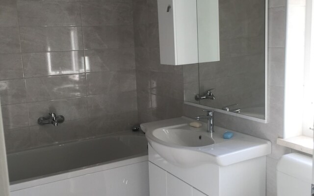 Immaculate 4-bed House in Lumbarda