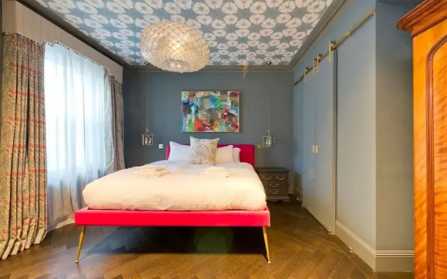 3 Bed Kensington Garden Flat
