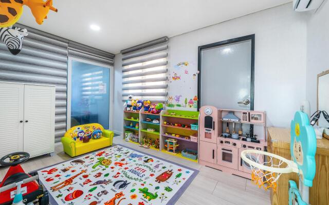 Gyeongju Stay 1222 Kids Poolvilla Pension