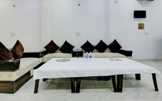 Oyo 80512J Eco Park Hotel