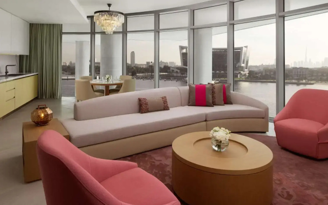 Hilton Dubai Creek Hotel & Residences