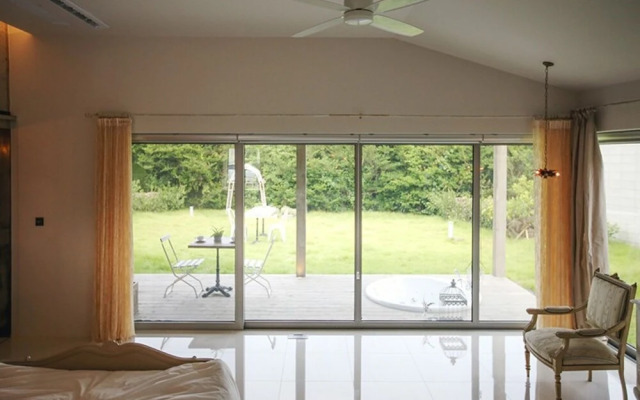 Seogwipo Hotel Changgo Pension