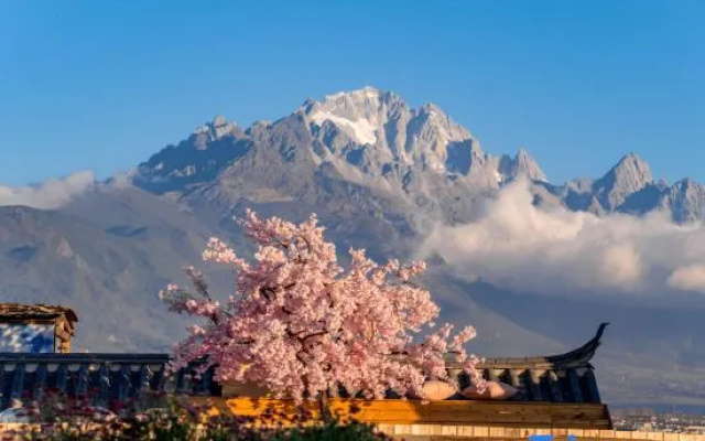Hengdi • Ancient Path Divine Spring Cultural Hotel (Lijiang Gucheng Big Waterwheel) – Outside – Lijiang