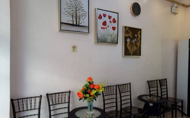 Meaco Royal Hotel - Taytay