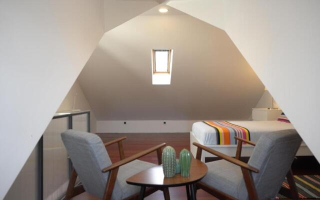 1881 Historical duplex Suite