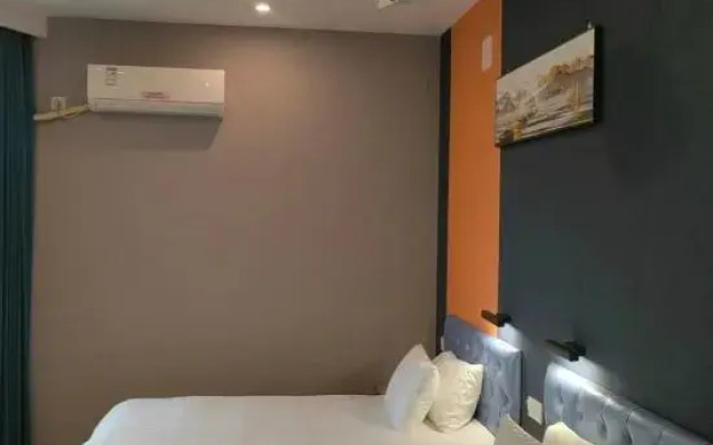 Golden Seasons Hotel (Shanghai Jinshan Zhuxing Branch)