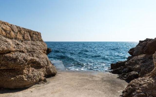 Three-Bedroom Holiday Home in Potomje