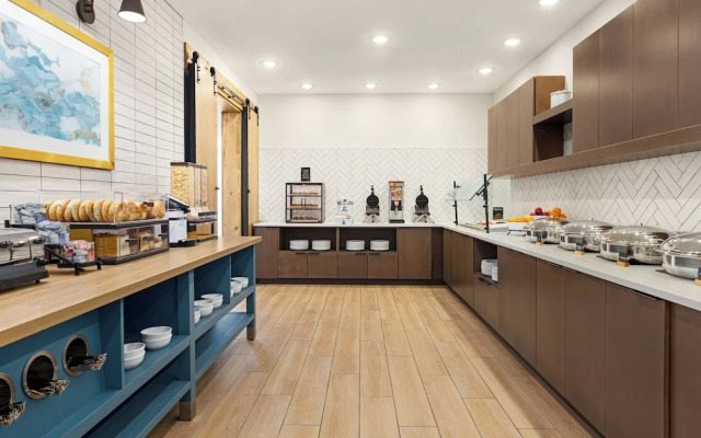 Staybridge Suites Toronto Airport East by IHG