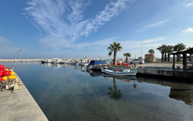Seaside Larnaca Makenzie- 50m to Beach