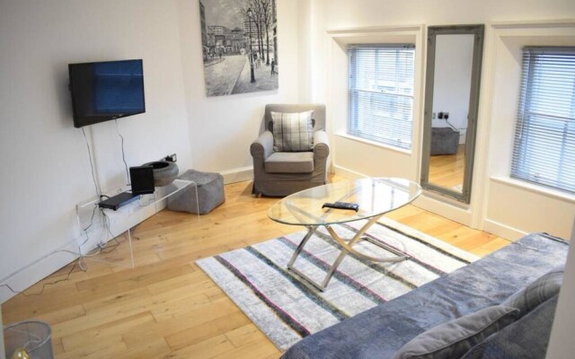 2 Bedroom Apartment Near Grafton Street