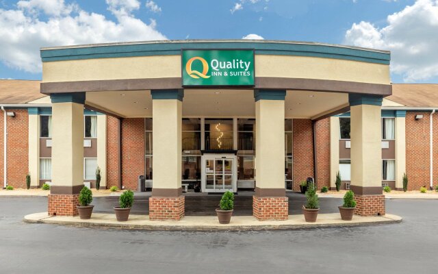 Quality Inn & Suites Apex - Holly Springs