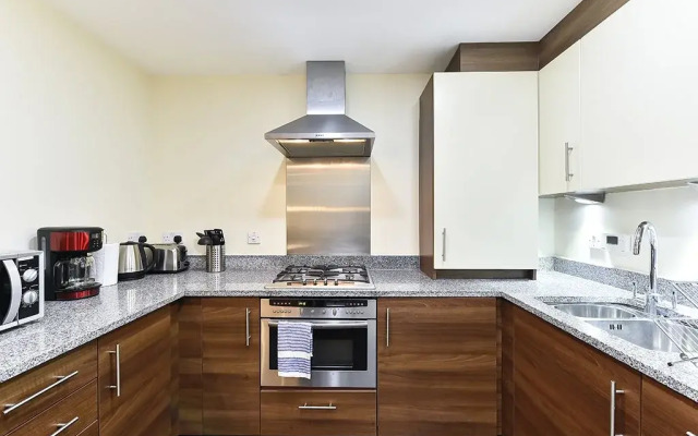 London Bridge Apartment