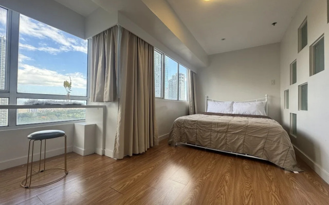 COZI modern loft suite at BGC