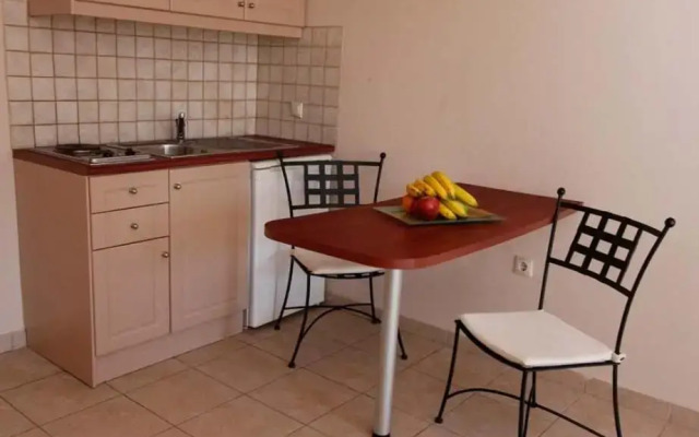 Lambrinos Suites