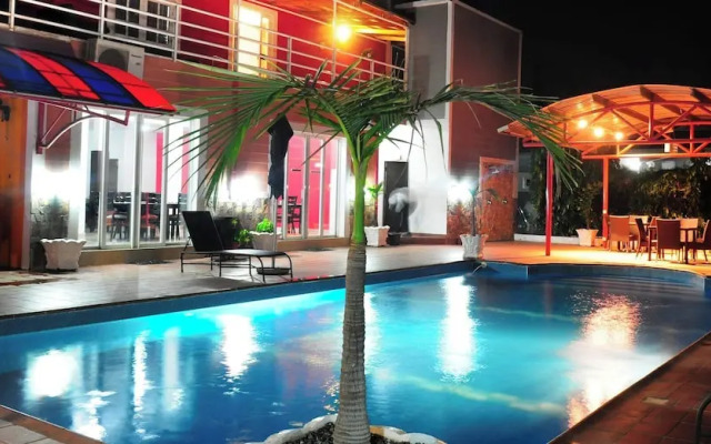 Broadfields Hotel