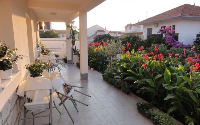 Homely Apartment In Trogir Near Beach