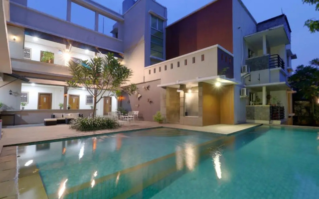 OYO 128 Mutiara Suites