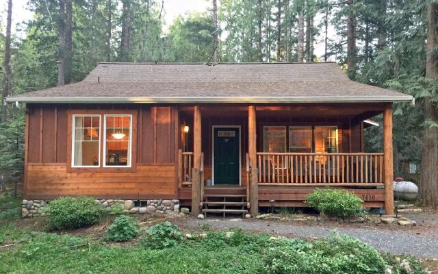 Glacier Springs Cabin #bedrooms, 2 Baths - hot Tub! Pet Friendly!