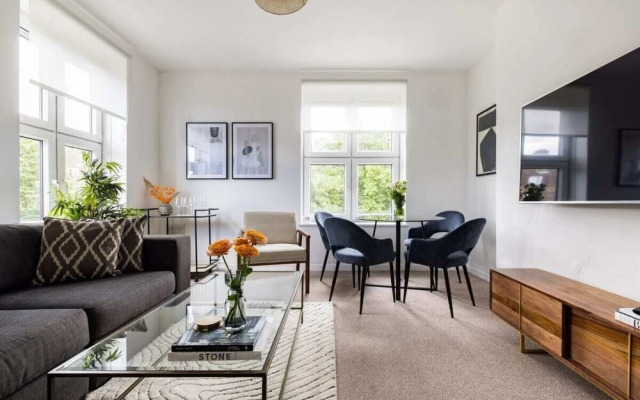 The Vauxhall Bolthole - Elegant and Bright 2bdr Flat