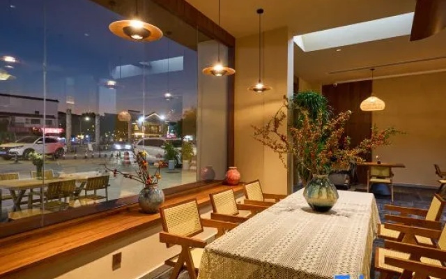 Floral Hotel·Cicada Retreat · Facing the Buddha （Sanctuary at the Heart of Jiuhua） – Restaurant – Chizhou