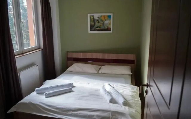 4 Rooms Apartments