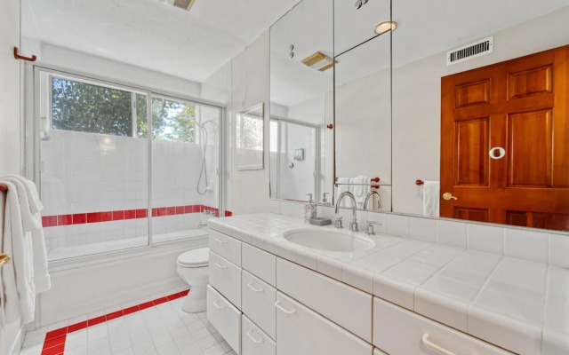 NEW - 1 Location-family-5br-yard-gym-parking