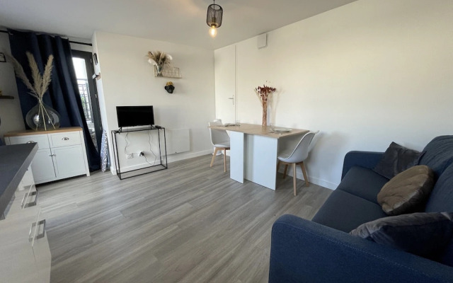 Apartment in Le Mans With Private Parking