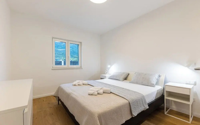 Olive Leaf - Ground Floor Apartment