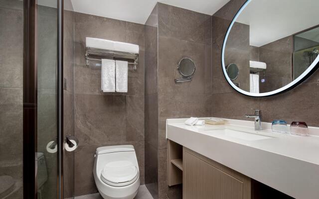 Holiday Inn Chengdu Century City-WestTower by IHG