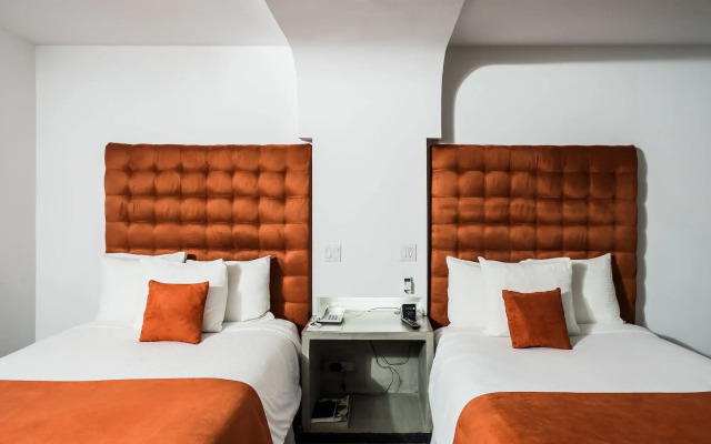 Riande Aeropuerto Hotel & Casino