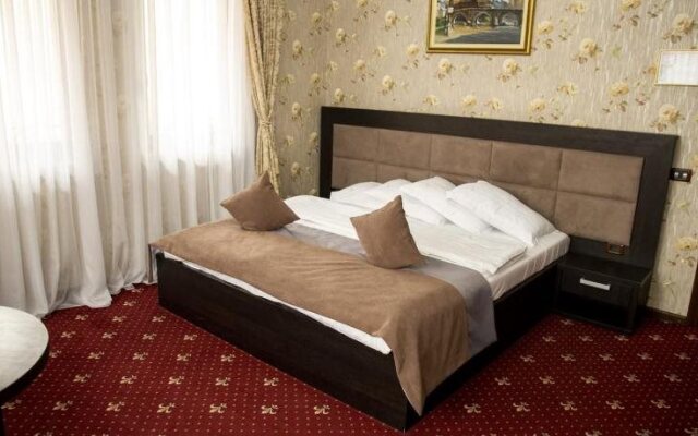 Hotel Yarus