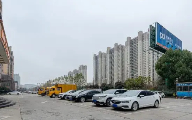 Huazhi Hotel Fuyang