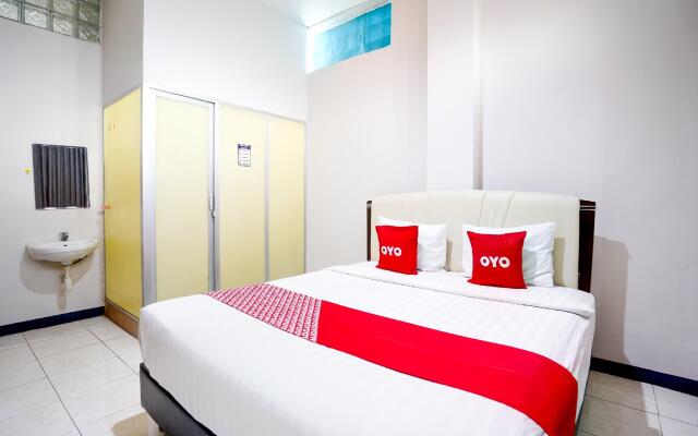 OYO Flagship 90890 Bratang Gede Residence