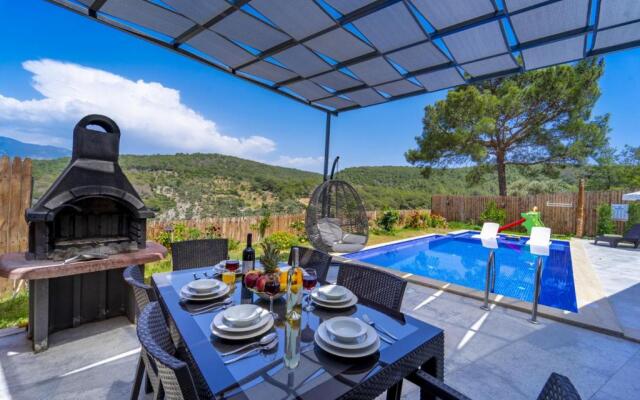 Luxury Villa With Jacuzzi in Kas