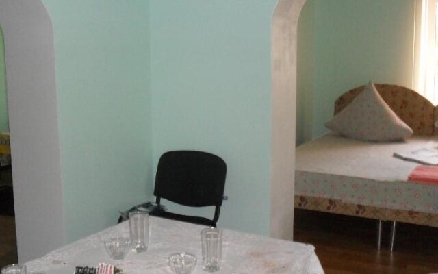 Hotel Zvezda