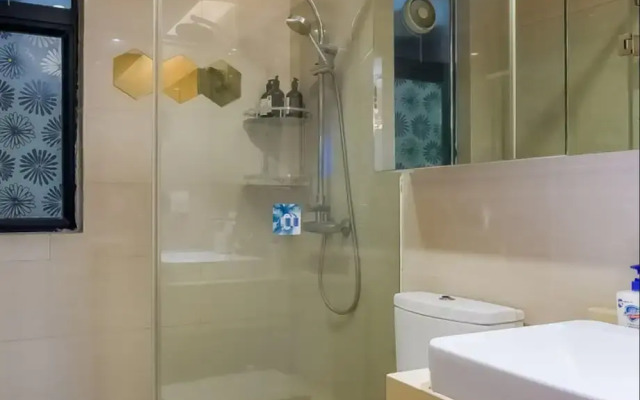 Locals Boutique Apartment Huafa Plaza.4