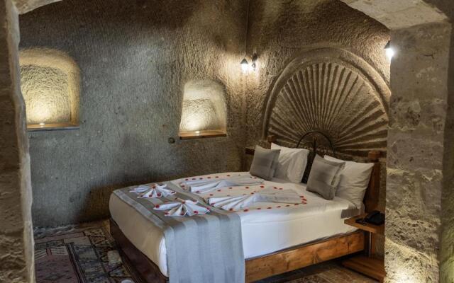 Sarnich Cave Suites
