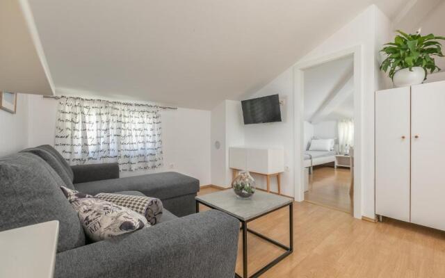 4+1 apartment in the city centre, near the beach