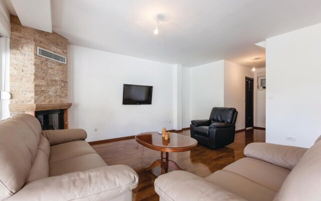 Awesome Home in Podstrana With Wifi and 2 Bedrooms