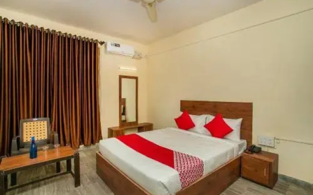 Rajatha Mahal By OYO Rooms