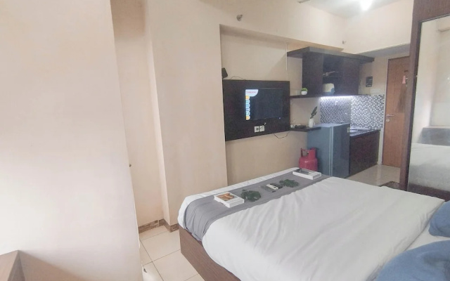 Studio Minimalist And Warm At Pavilion Permata Apartment – Guest Rooms – Surabaya