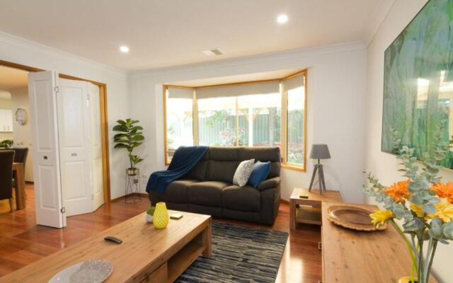 12 Mount Porepunkah Road