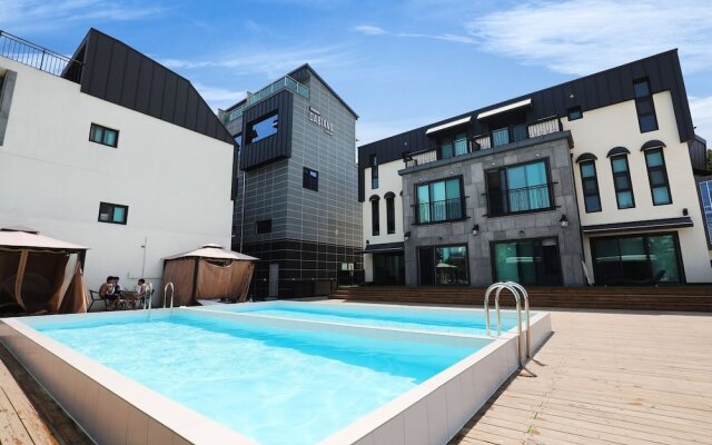 Ruhe Pool Villa