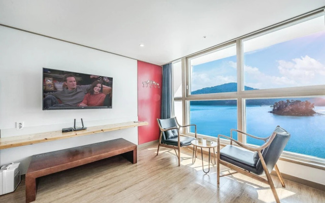 Tongyoung MartisBeach Pension