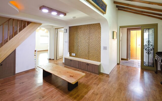 Yeosu Tirol Pension