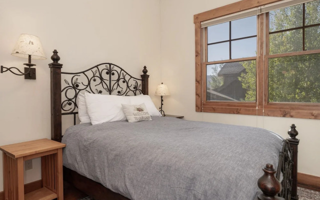 19th Hole 3 Bedroom Cabin