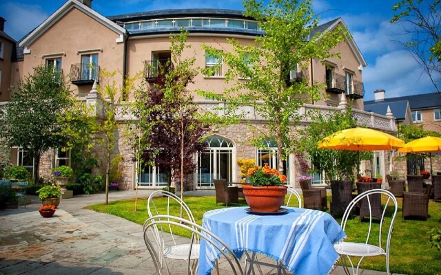 Step House Hotel