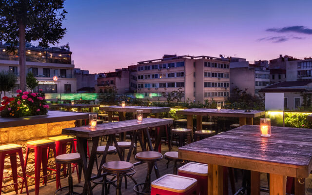 360 Degrees Pop Art Hotel