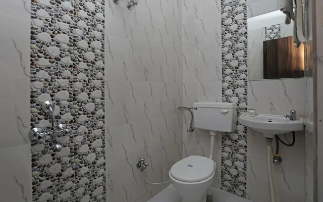 Hotel The Regal Inn by OYO Rooms