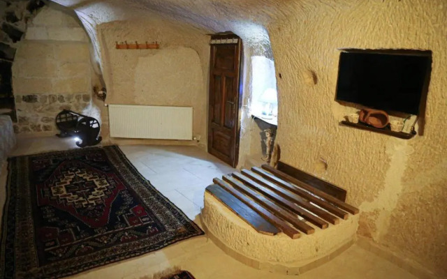 Uchisar Cave House